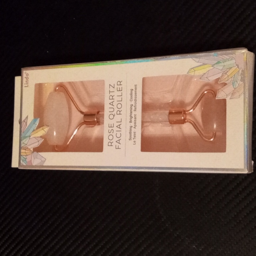LINDO Dual Ended Rose Quartz Facial Roller